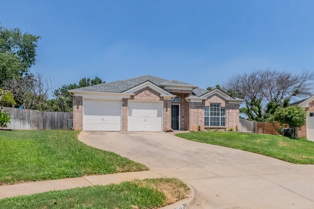 1211 Marshall Drive Euless, TX 76039