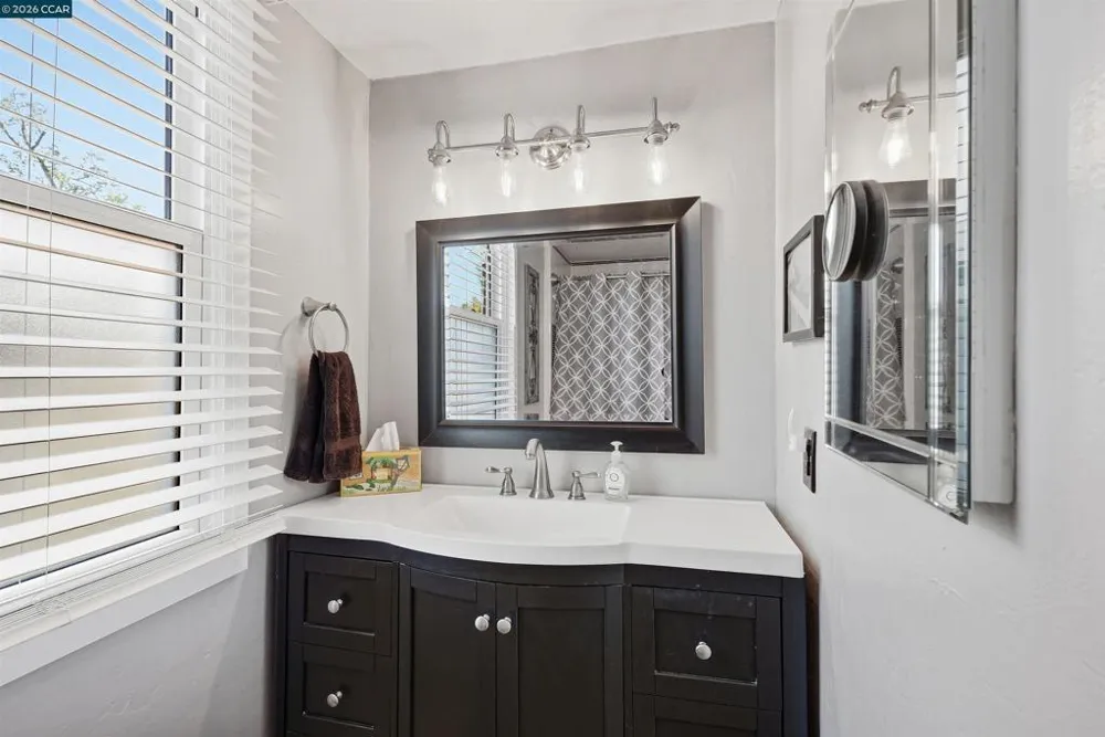 322 Coghlan St Vallejo, CA 94590
