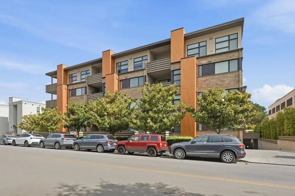 1838 Ogden Drive #110 Burlingame, CA 94010