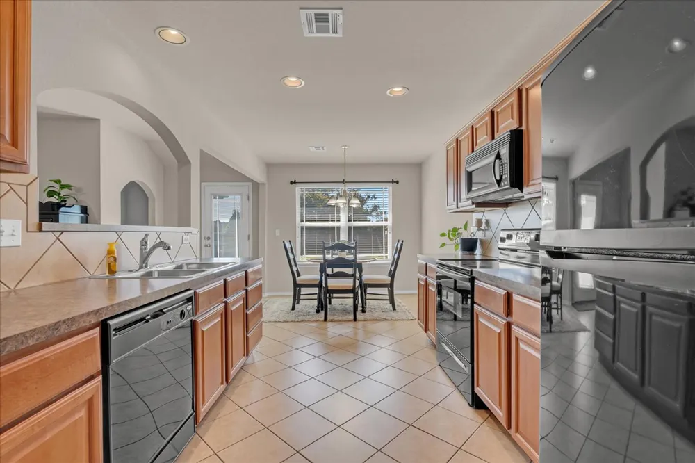 6692 E 130th Place S Bixby, OK 74008