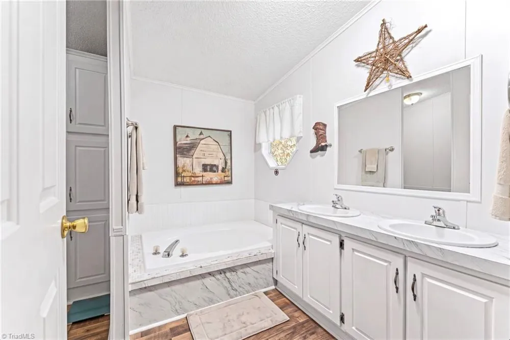121 Regatta Lane Mooresville, NC 28115