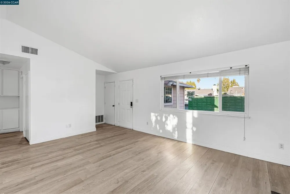 2036 Seward Dr Pittsburg, CA 94565
