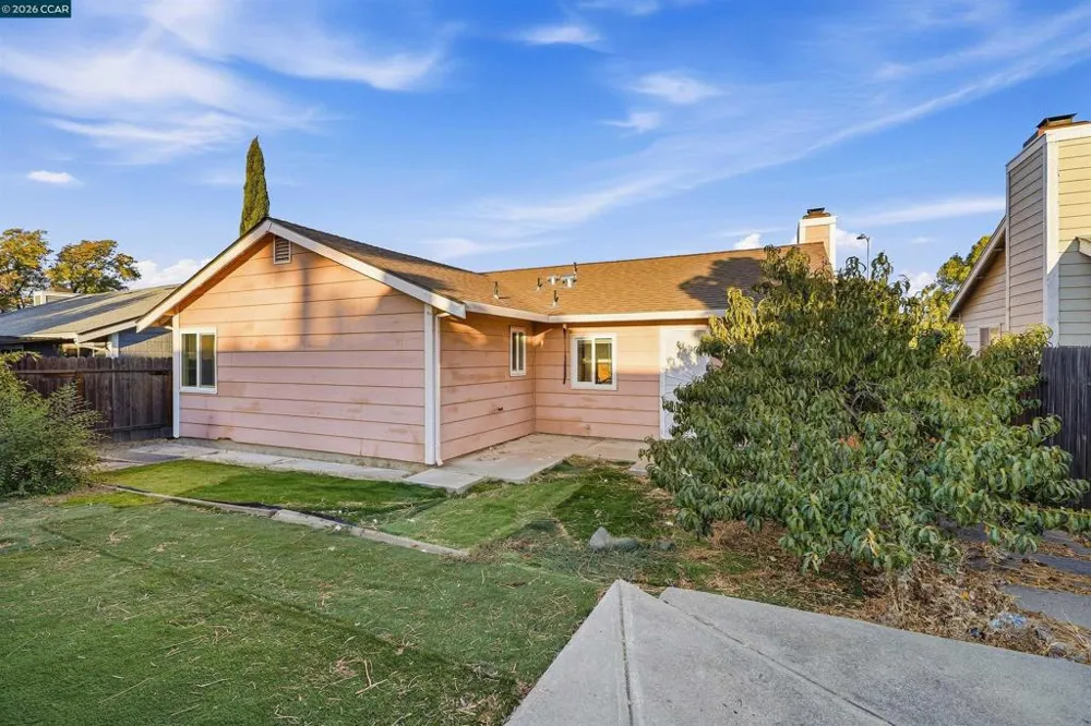 2036 Seward Dr Pittsburg, CA 94565