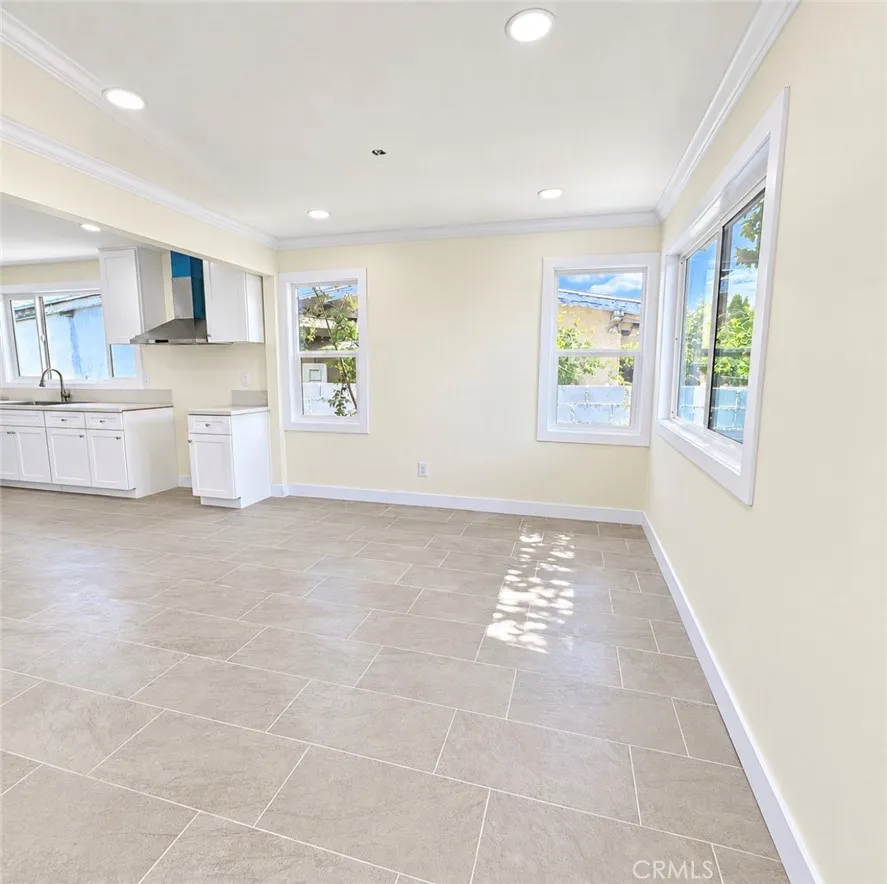 7031 Hood Avenue #A Huntington Park, CA 90255