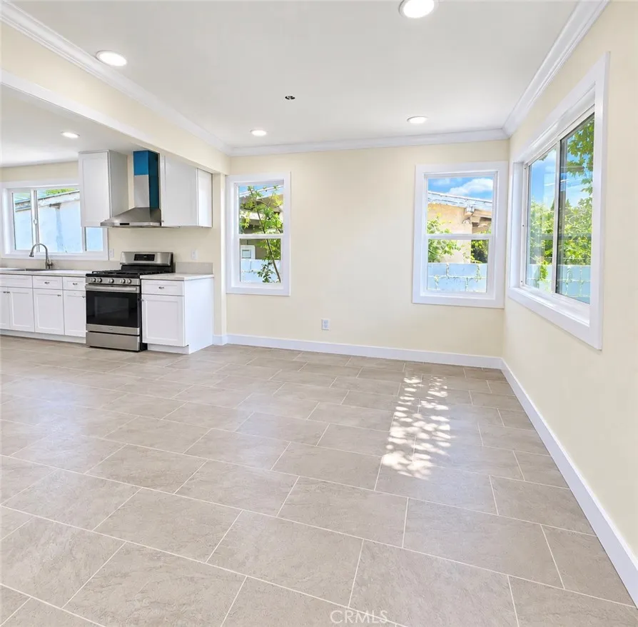 7031 Hood Avenue #A Huntington Park, CA 90255