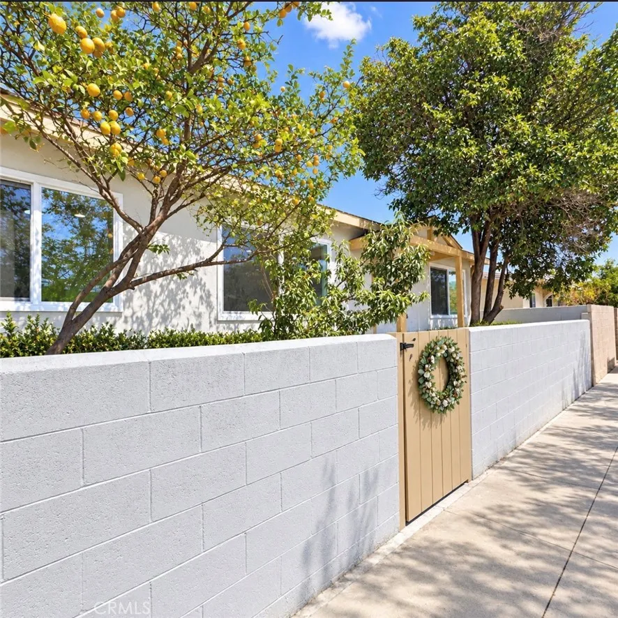7031 Hood Avenue #A Huntington Park, CA 90255