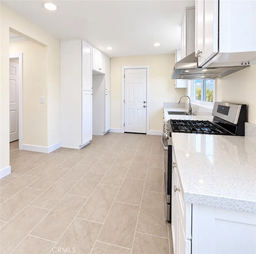 7031 Hood Avenue #A Huntington Park, CA 90255