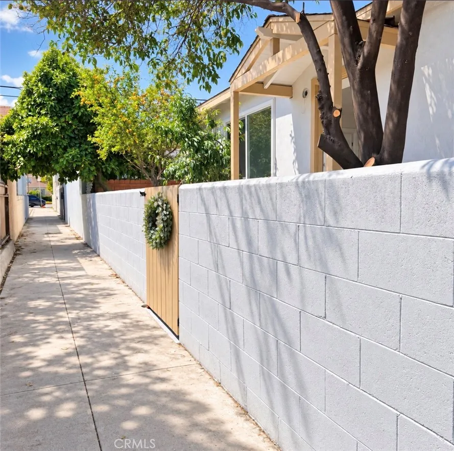 7031 Hood Avenue #A Huntington Park, CA 90255