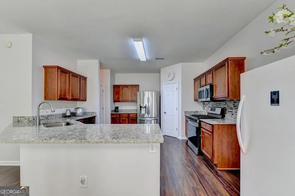 3416 Big Leaf CT Buford, GA 30519