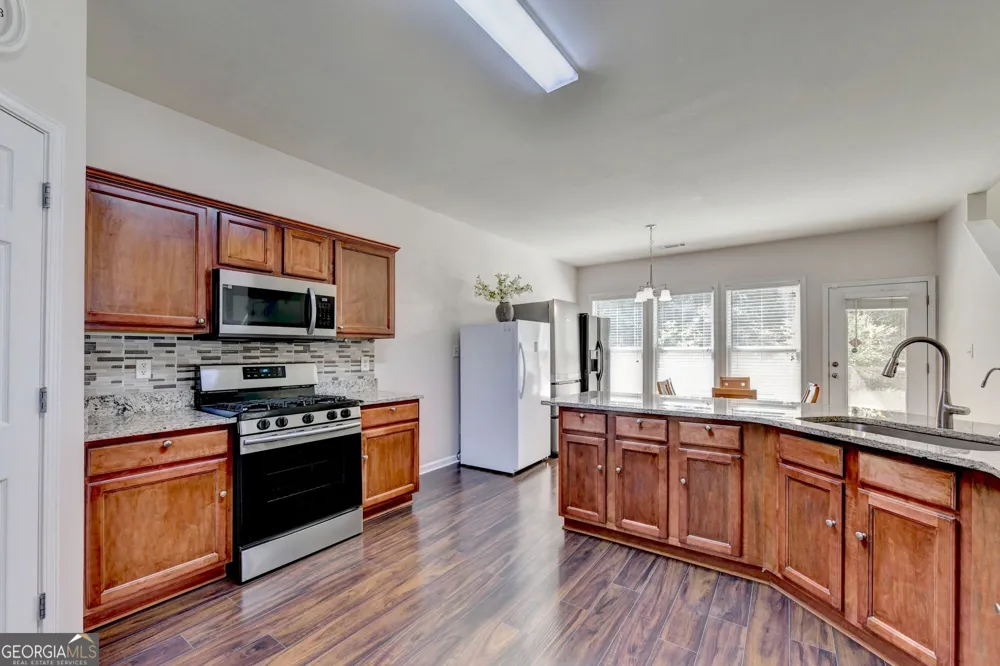 3416 Big Leaf CT Buford, GA 30519