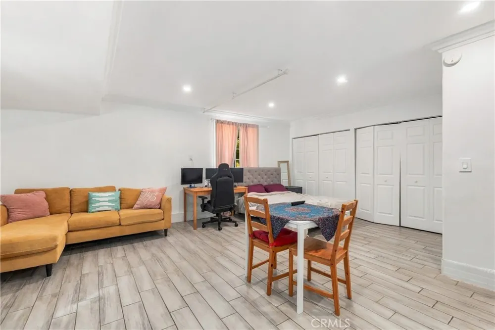 24118 Mobile Street West Hills, CA 91307