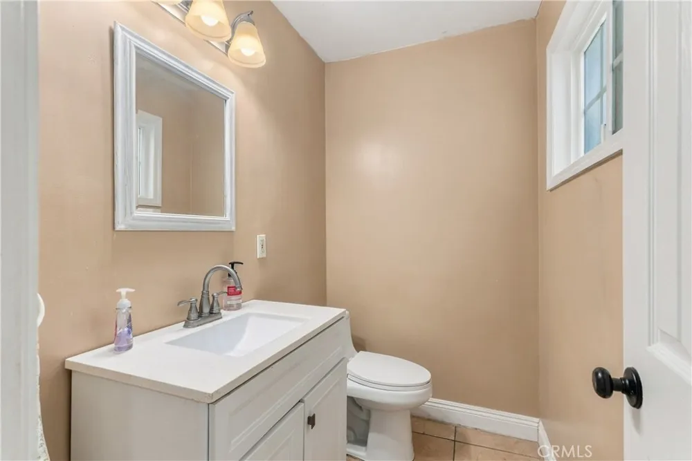 24118 Mobile Street West Hills, CA 91307