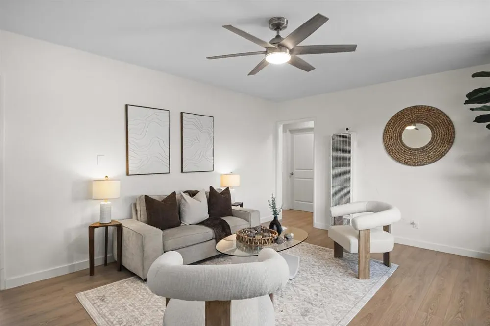 7480 Baltic San Diego, CA 92111