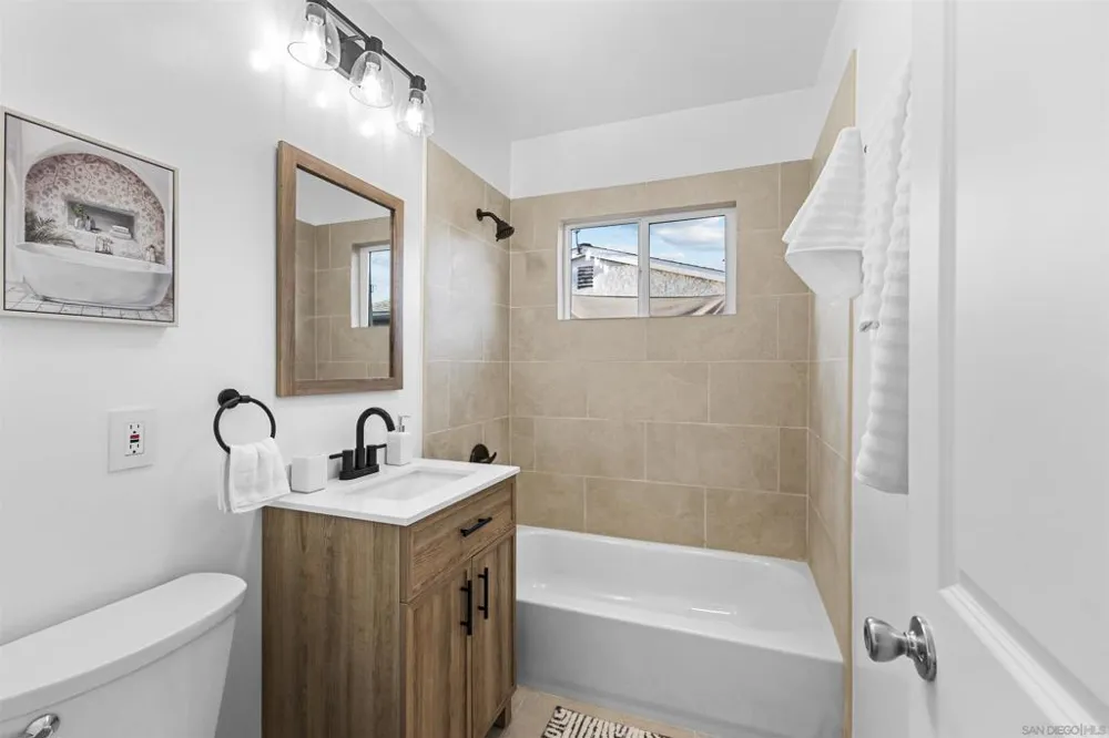 7480 Baltic San Diego, CA 92111