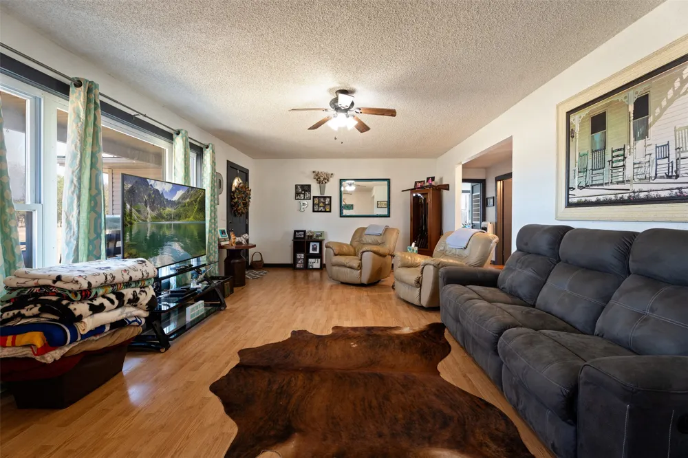 2315 W 350 ROAD Big Cabin, OK 74332