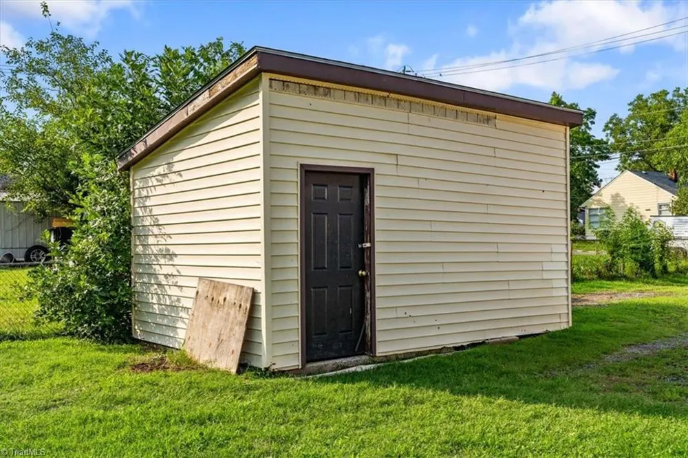 1404 Denim Road Greensboro, NC 27405
