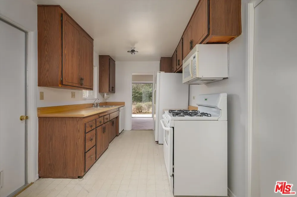 708 Loma Way Santa Maria, CA 93455