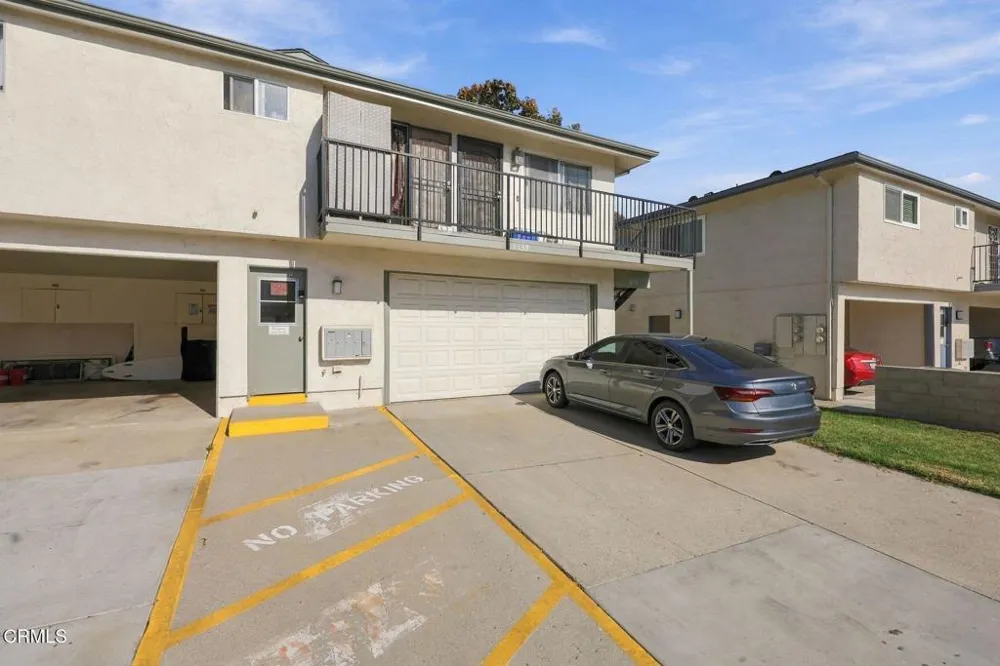 1137 Chalmette Avenue Ventura, CA 93003