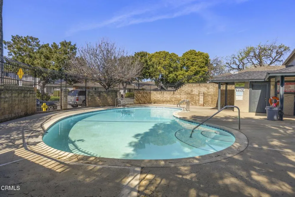 1137 Chalmette Avenue Ventura, CA 93003