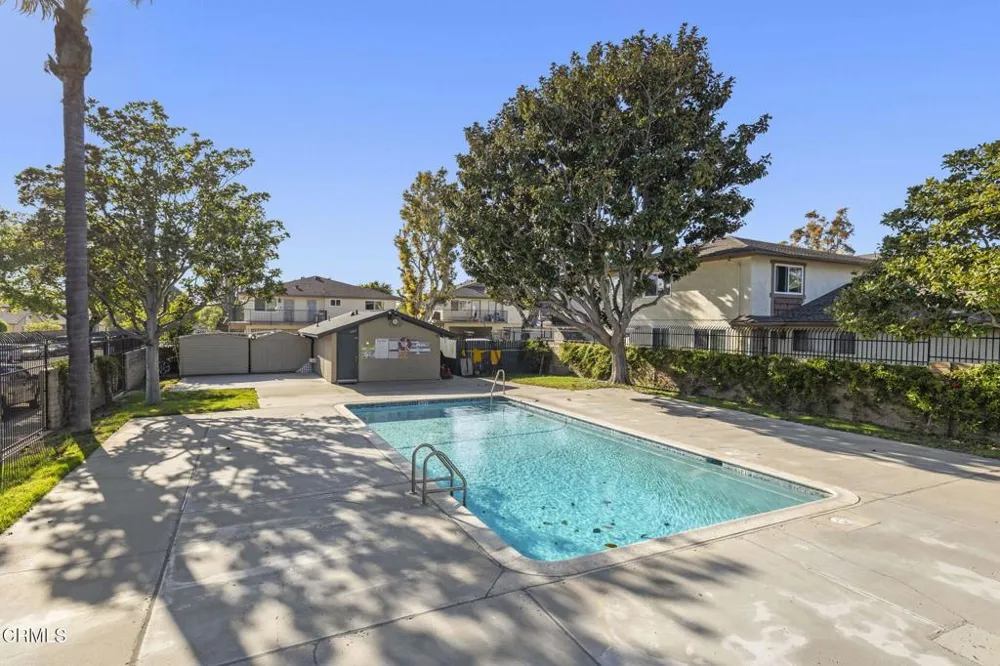 1137 Chalmette Avenue Ventura, CA 93003