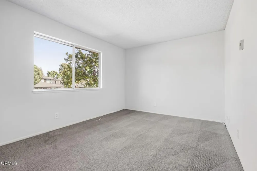 1137 Chalmette Avenue Ventura, CA 93003