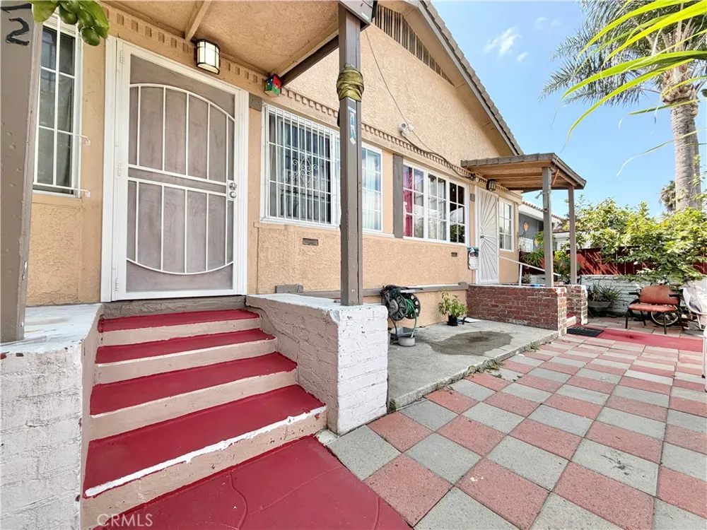 218 E 60th Street Los Angeles, CA 90003
