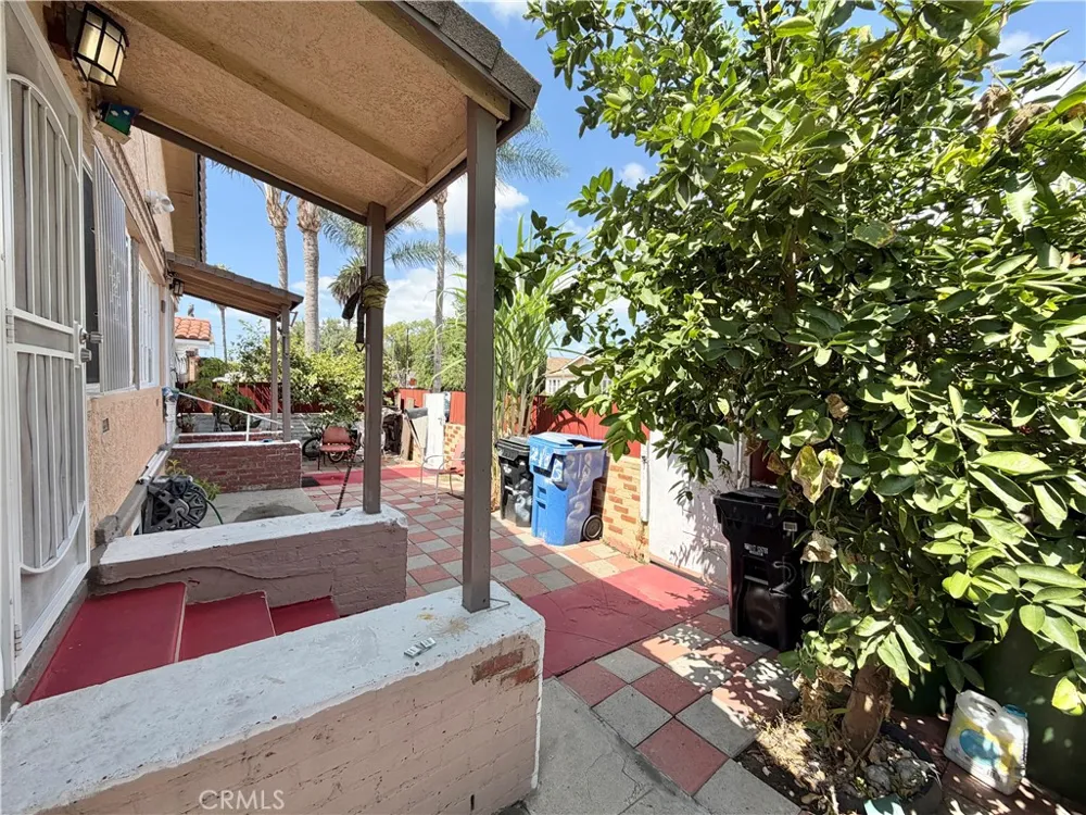 218 E 60th Street Los Angeles, CA 90003
