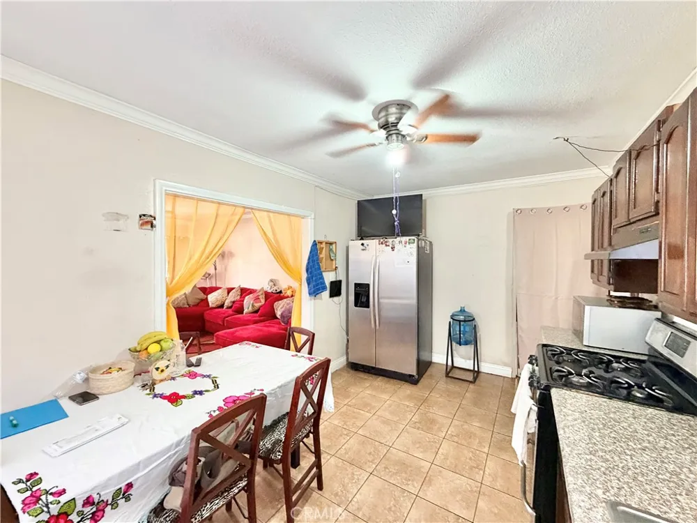 218 E 60th Street Los Angeles, CA 90003