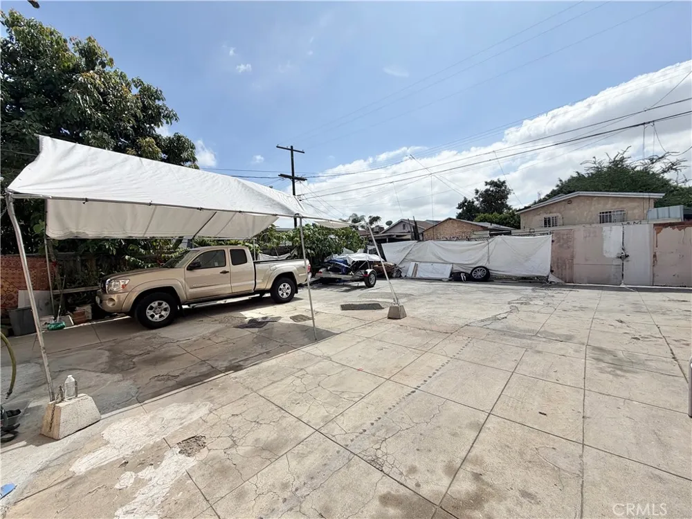 218 E 60th Street Los Angeles, CA 90003