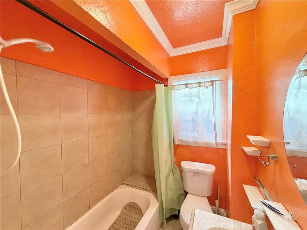 218 E 60th Street Los Angeles, CA 90003