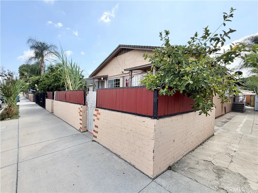 218 E 60th Street Los Angeles, CA 90003