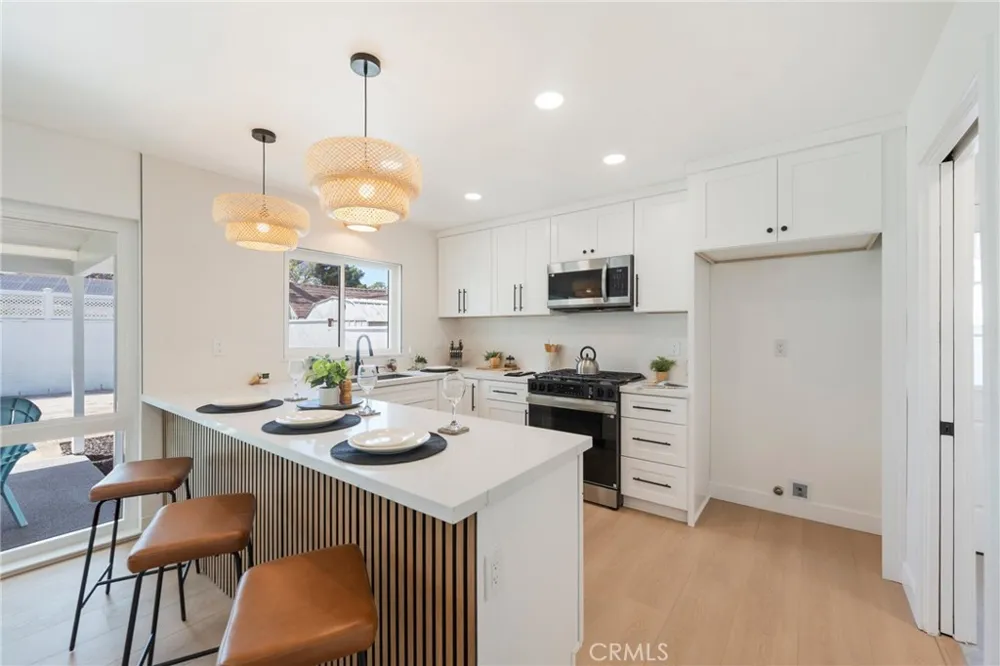 1018 Wright Santa Ana, CA 92701