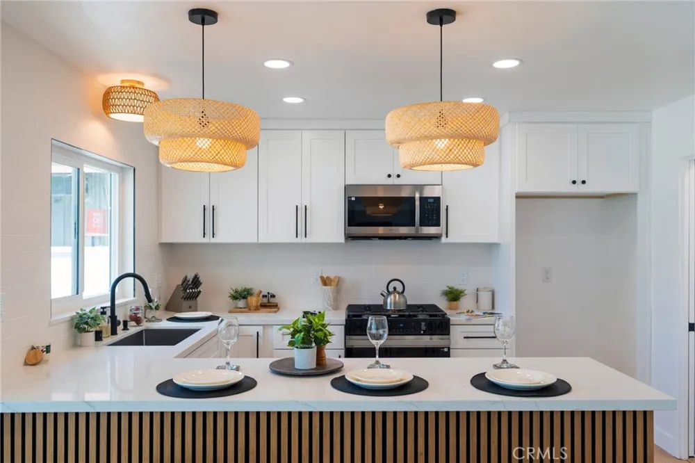 1018 Wright Santa Ana, CA 92701