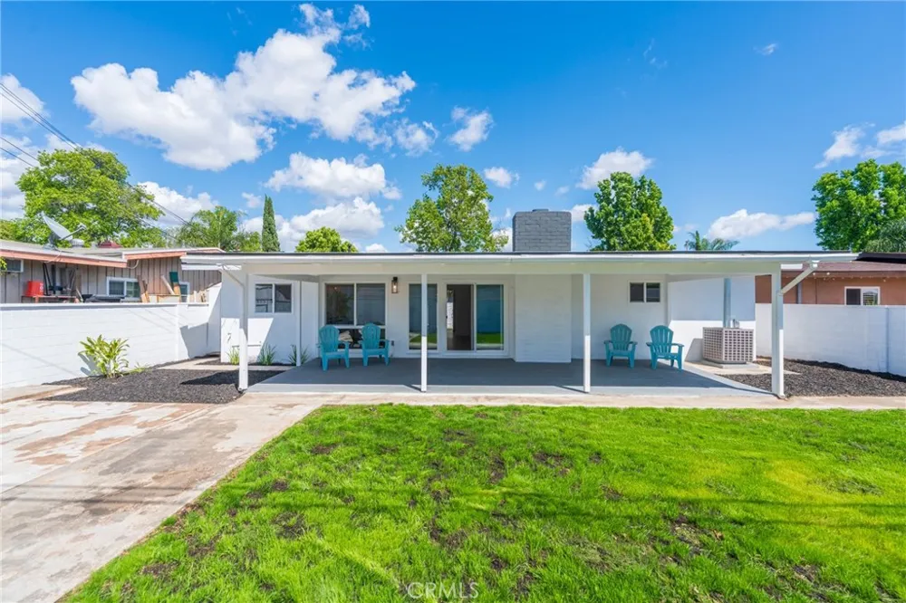 1018 Wright Santa Ana, CA 92701