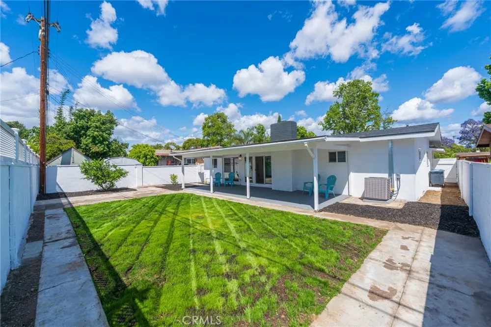 1018 Wright Santa Ana, CA 92701