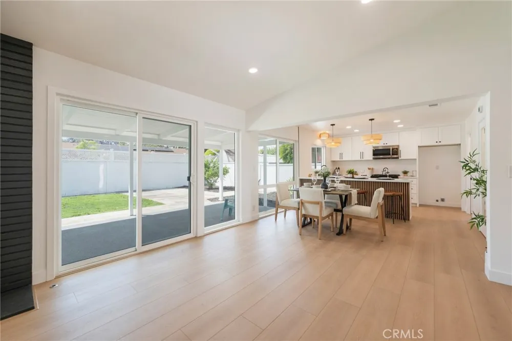 1018 Wright Santa Ana, CA 92701