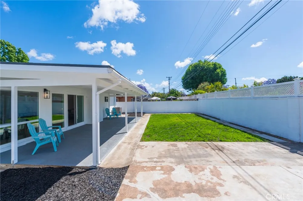 1018 Wright Santa Ana, CA 92701