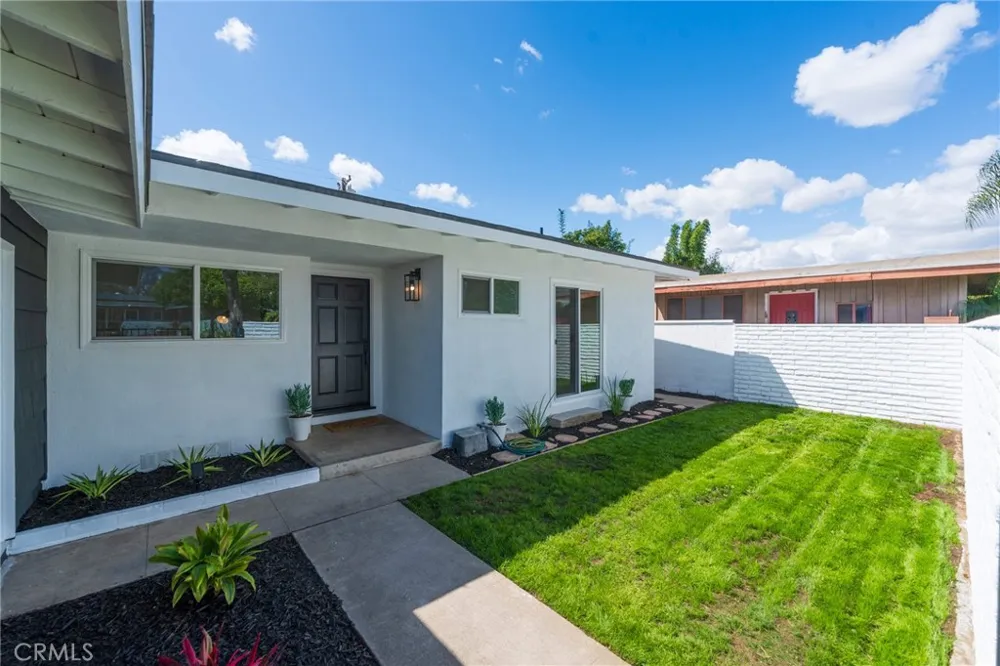 1018 Wright Santa Ana, CA 92701