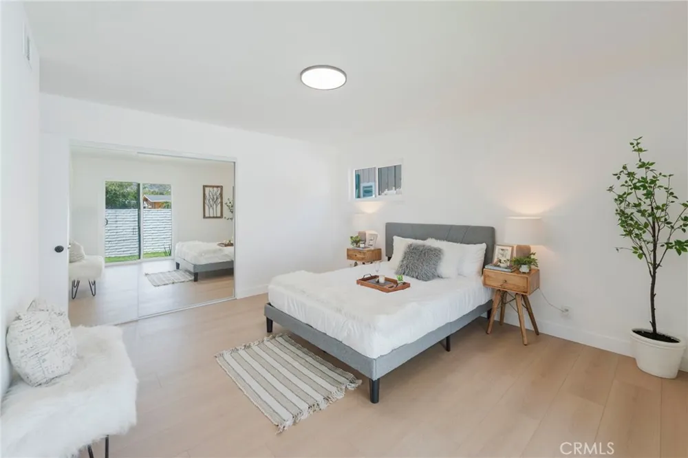 1018 Wright Santa Ana, CA 92701