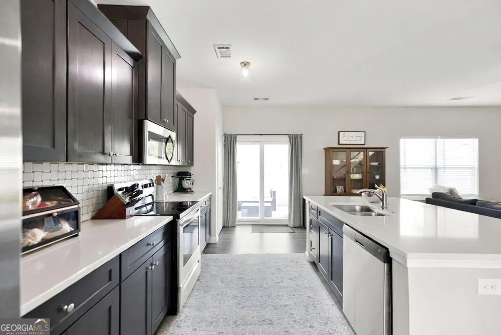 723 Ivy Glen DR Perry, GA 31069