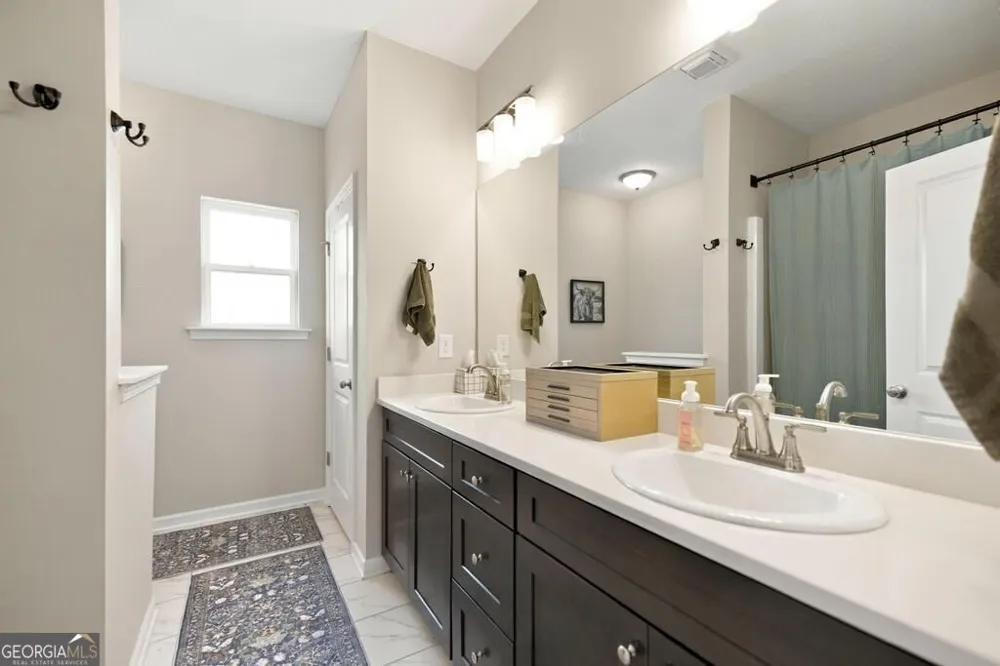 723 Ivy Glen DR Perry, GA 31069