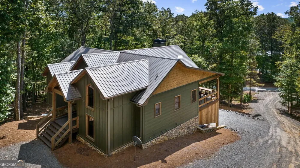 14 Riverbend MNR Blue Ridge, GA 30513