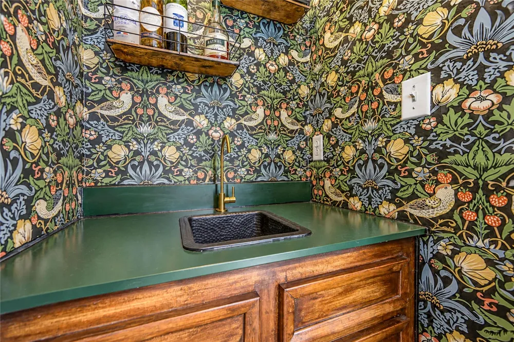 2258 Woodland Springs Street Houston, TX 77077