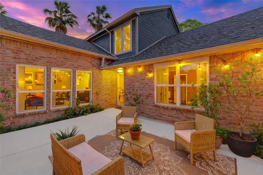 2258 Woodland Springs Street Houston, TX 77077
