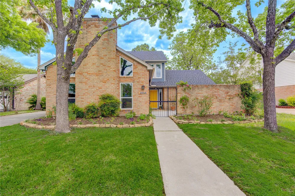 2258 Woodland Springs Street Houston, TX 77077