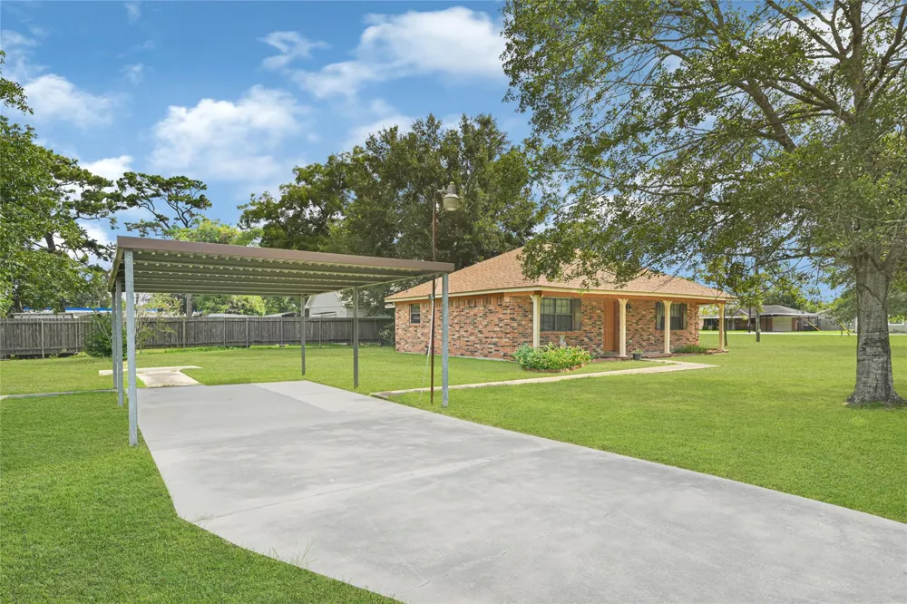 5406 Avenue C Crosby, TX 77532