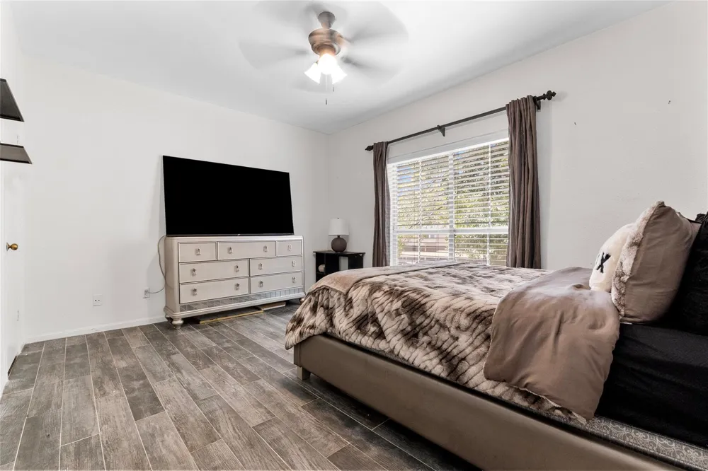 2100 Tanglewilde Street #614 Houston, TX 77063