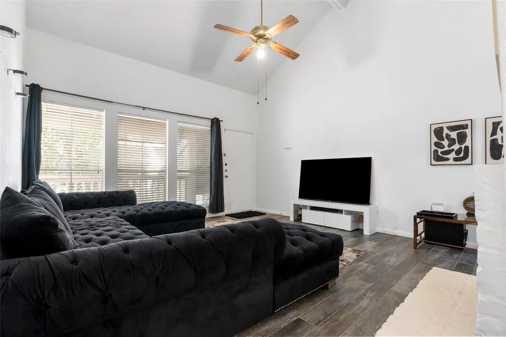 2100 Tanglewilde Street #614 Houston, TX 77063
