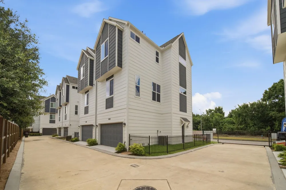 1648 W Tidwell Road Houston, TX 77091