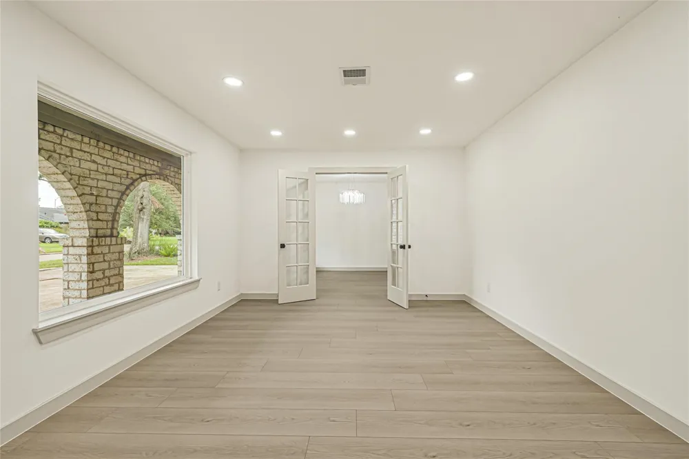11306 Valley Spring Drive Houston, TX 77043